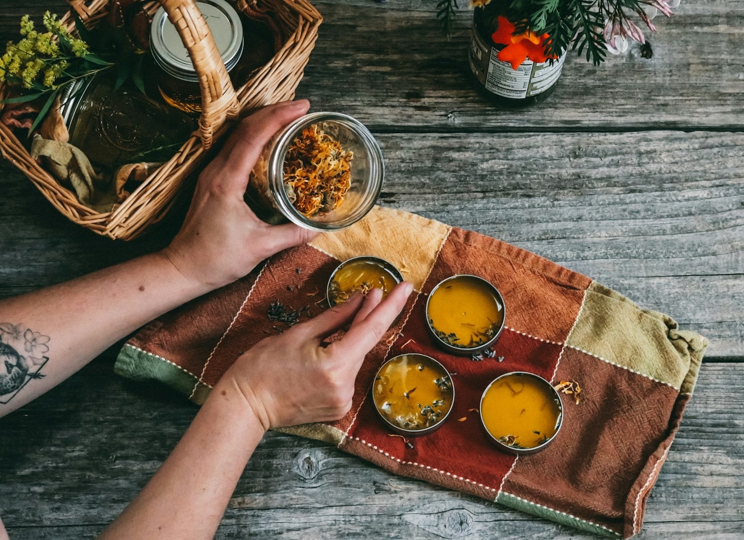 The Science Behind Body Deodorizing Supplements